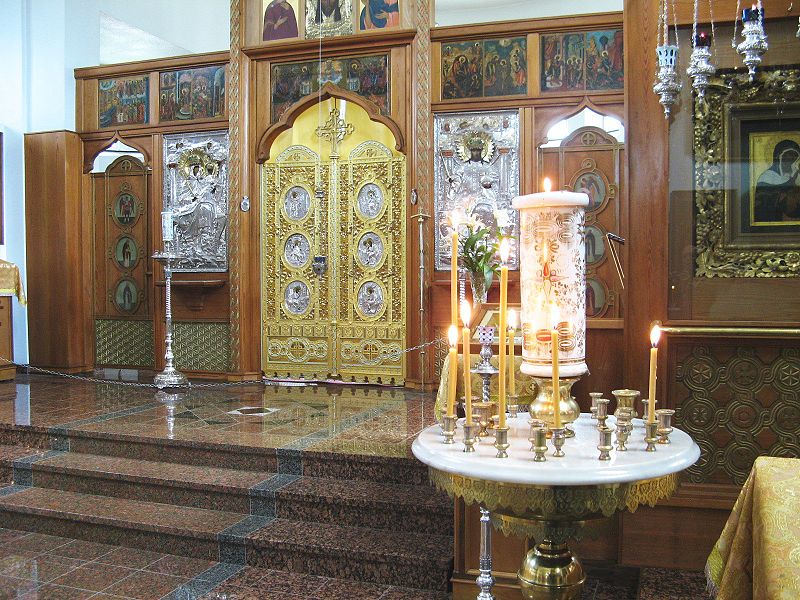 Votivkerzen in der orthodoxen Kirche Valamo